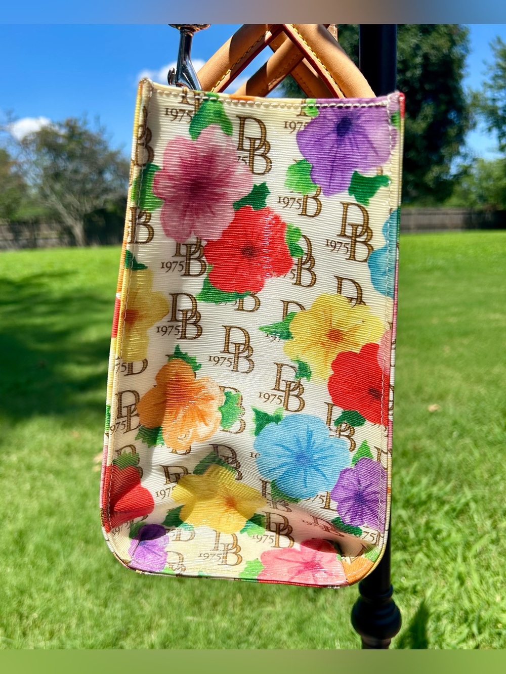 Dooney & Bourke DB 1975 Hibiscus Floral Janine Satchel & Wallet EUC - Picture 3 of 16